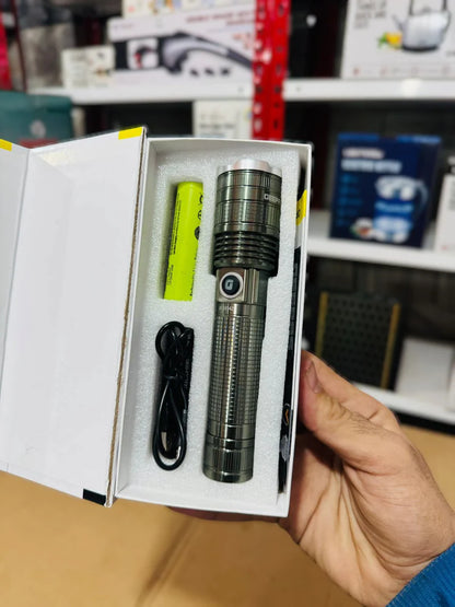 Geepas Zoomable LED Flashlight-3854